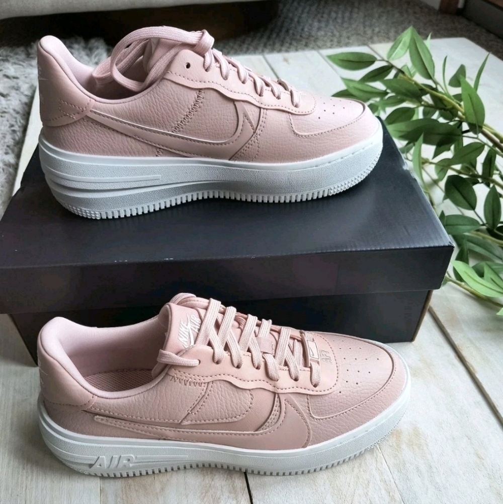 Nike Air Force 1 PLT.AF.ORM sneakers (BRAND NEW) never worn!! Light Pink! 7.5